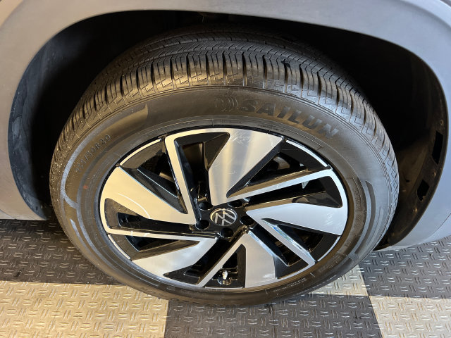Certified 2025 Volkswagen Atlas SE AWD/4WD image 10