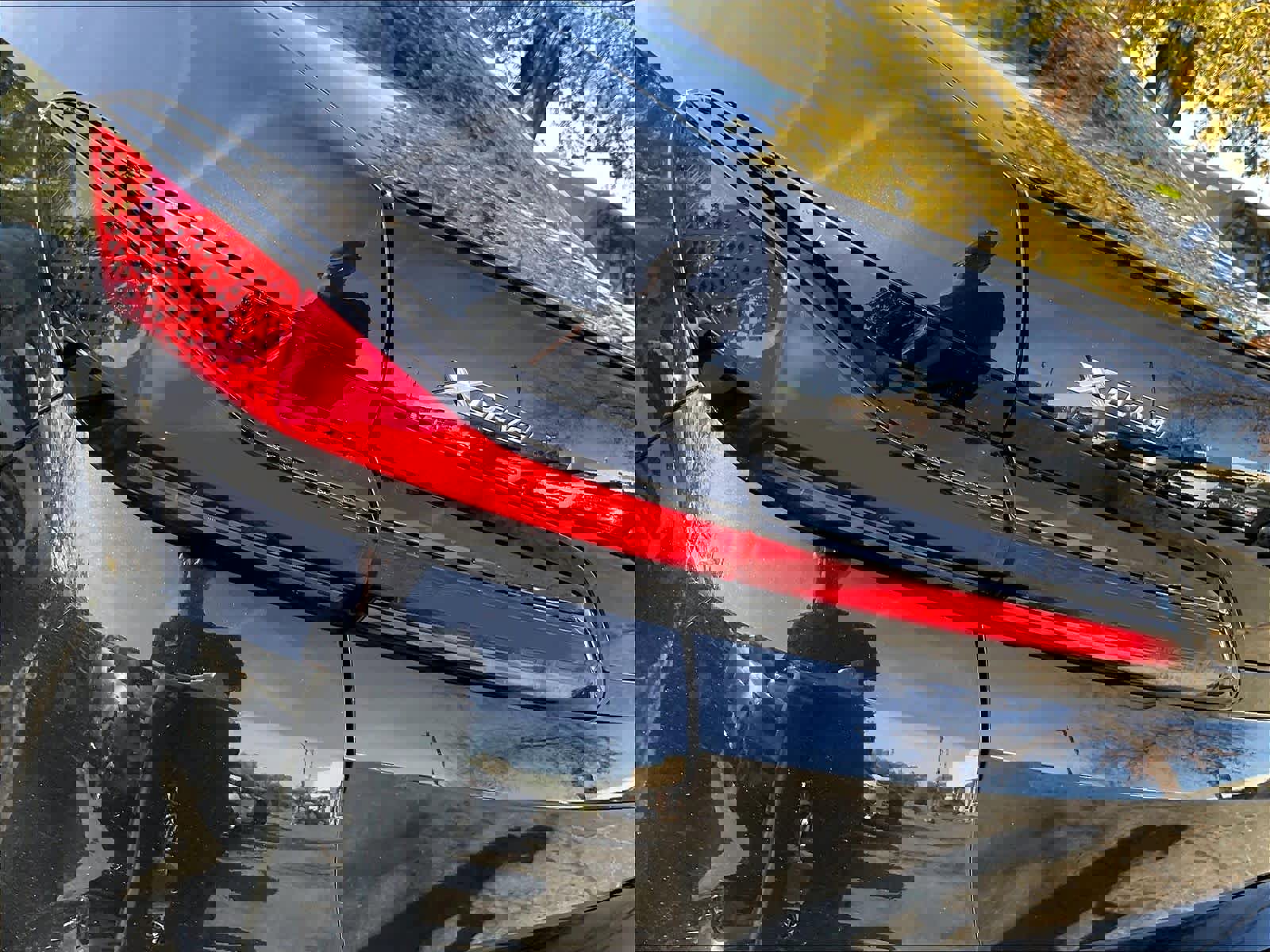 Used 2025 BMW 750e xDrive image 31