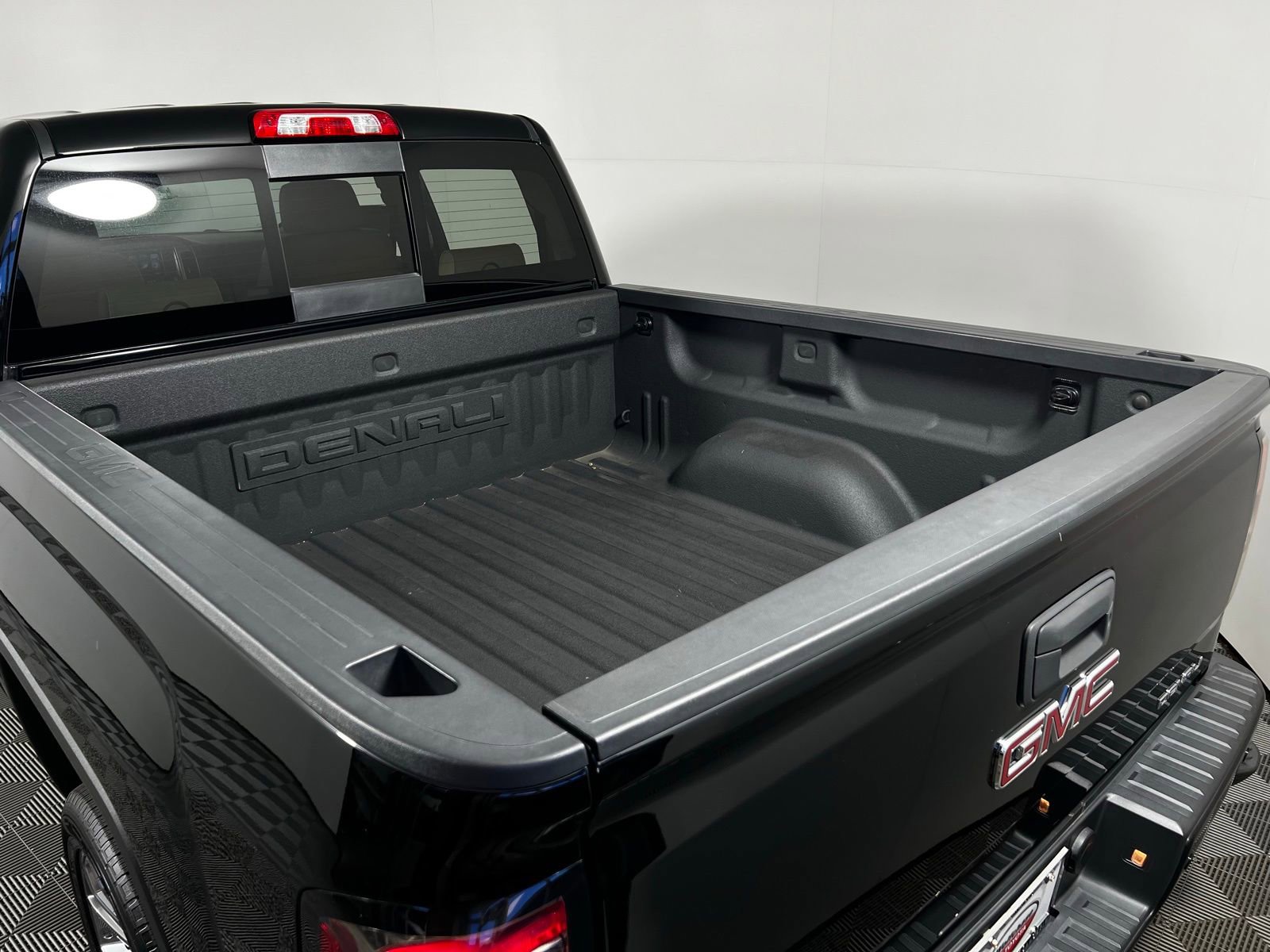 Used 2017 GMC Sierra 1500 Denali w/ Denali Ultimate Package AWD/4WD image 28