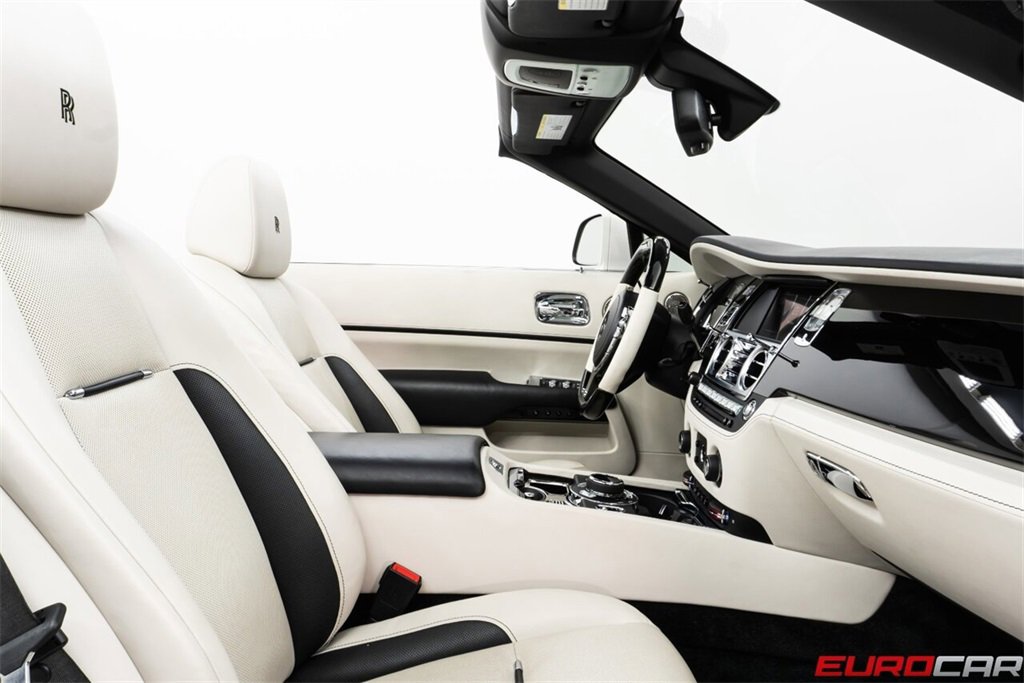 Used 2018 Rolls-Royce Dawn image 34