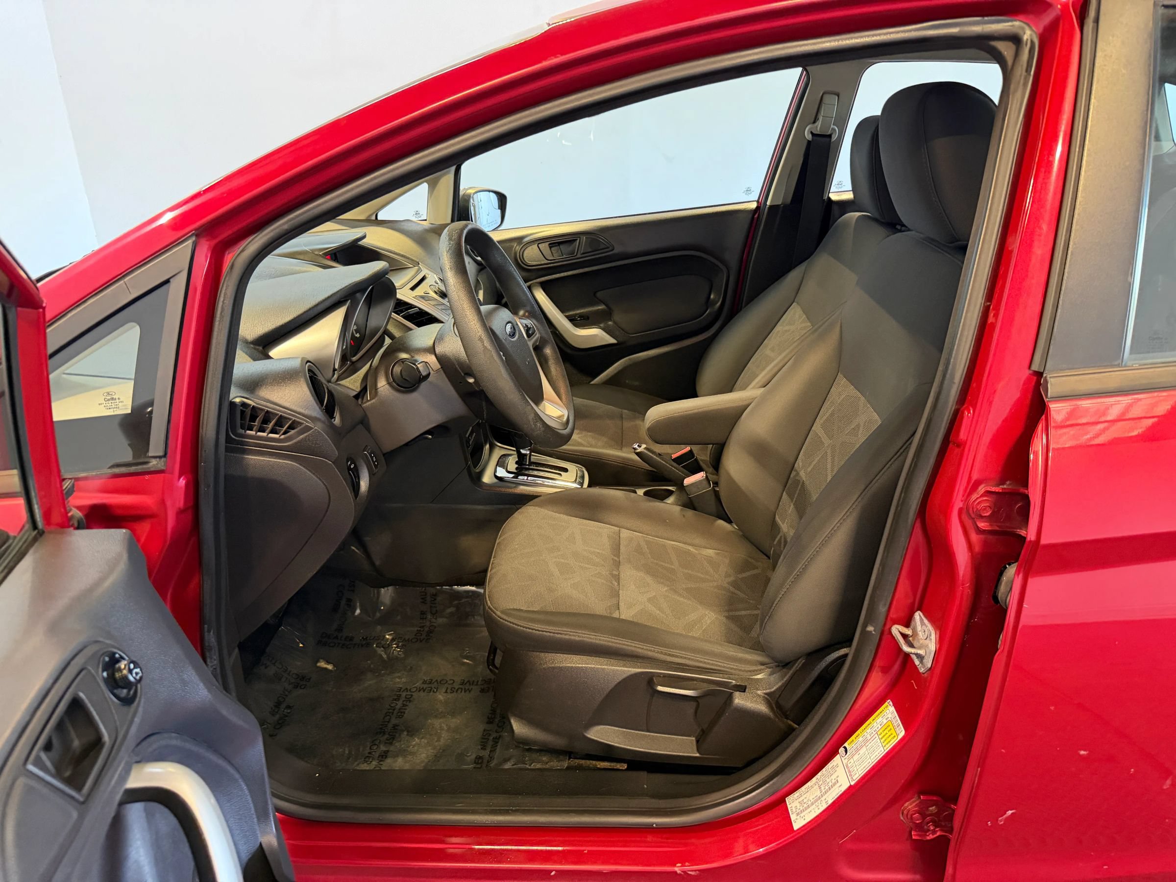 Used 2012 Ford Fiesta SE w/ Super Fuel Economy Pkg FWD image 9