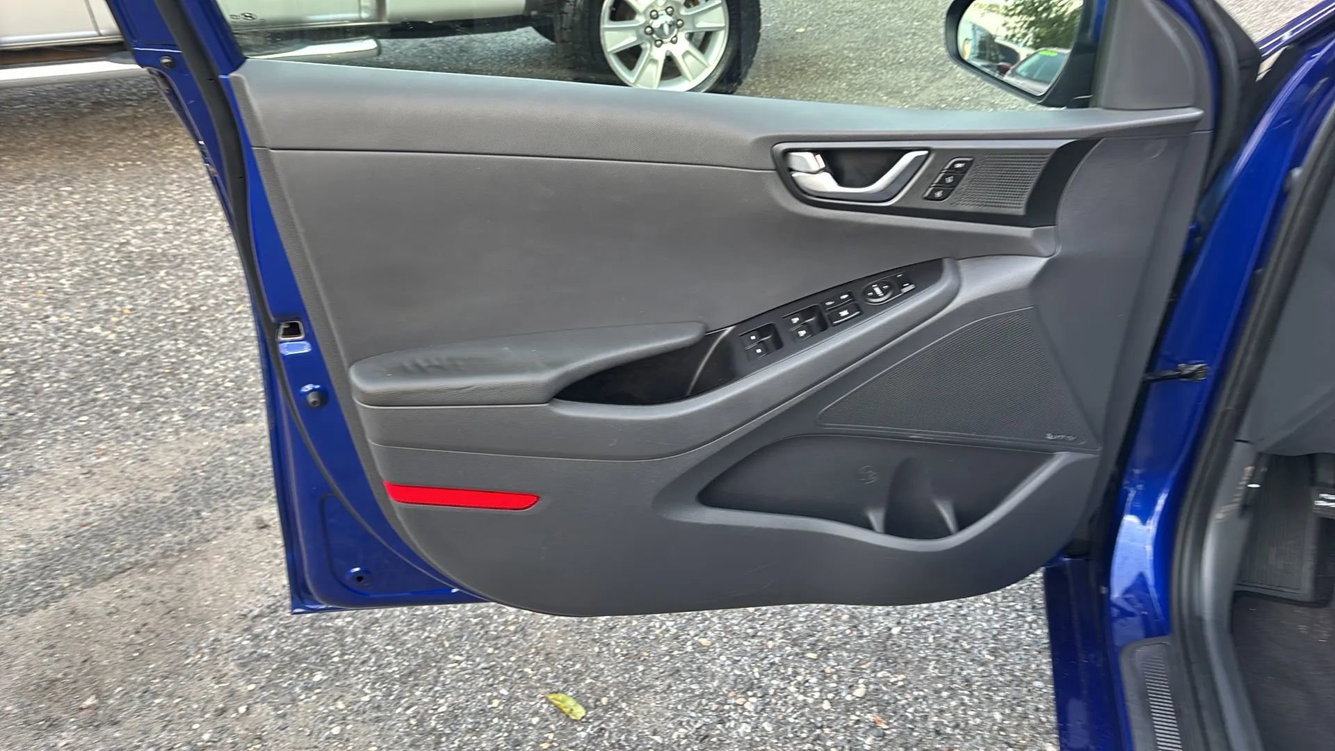 Used 2019 Hyundai Ioniq Limited w/ Ultimate Package 02 image 9