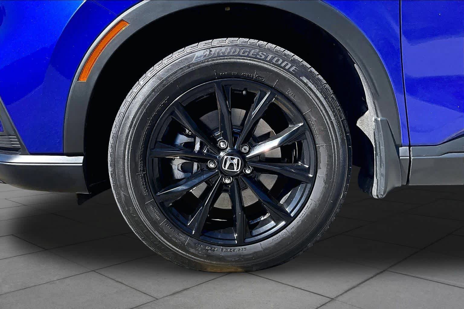 Used 2025 Honda CR-V Sport image 11
