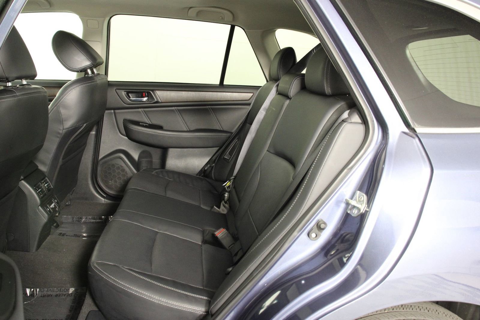 Used 2018 Subaru Outback 3.6R Limited image 32