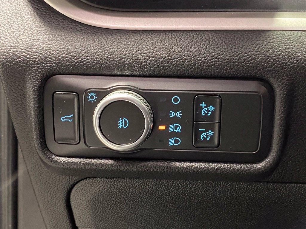 Used 2020 Ford Explorer XLT w/ Equipment Group 202A AWD/4WD image 20