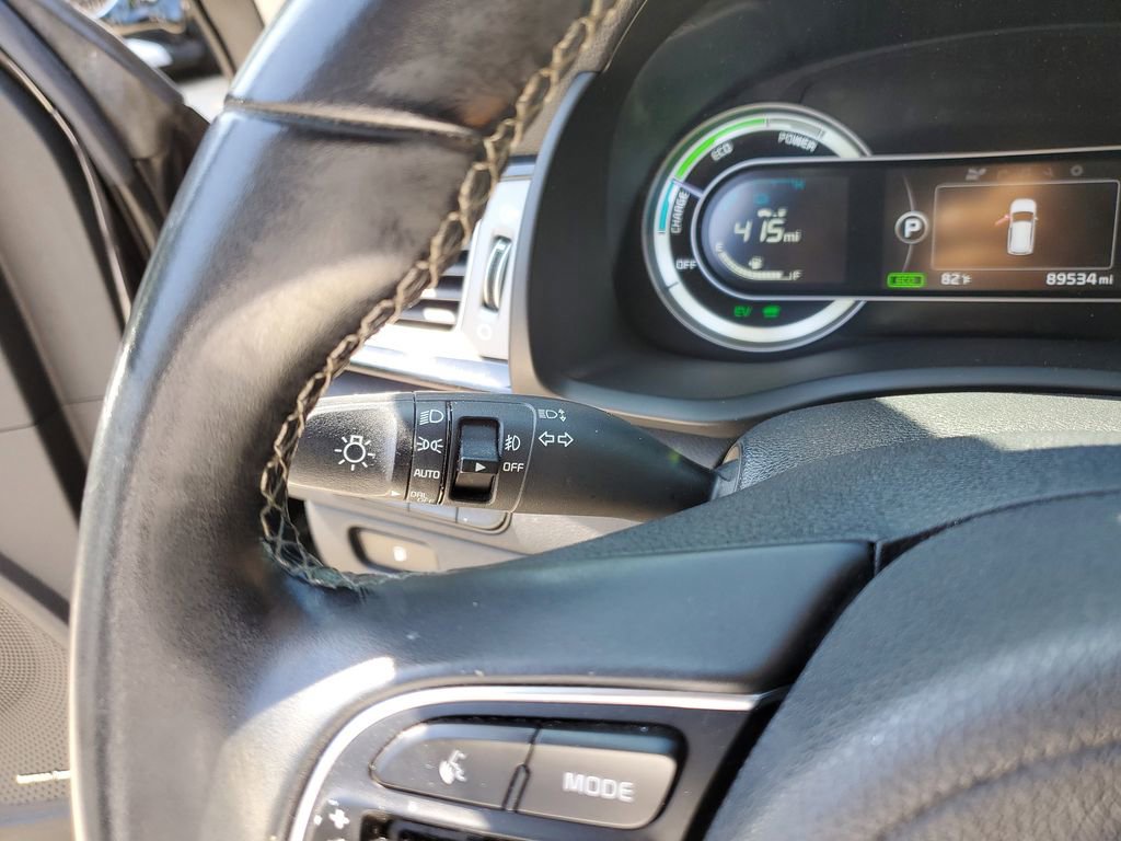 Used 2018 Kia Niro EX w/ Option Group 020 FWD image 25