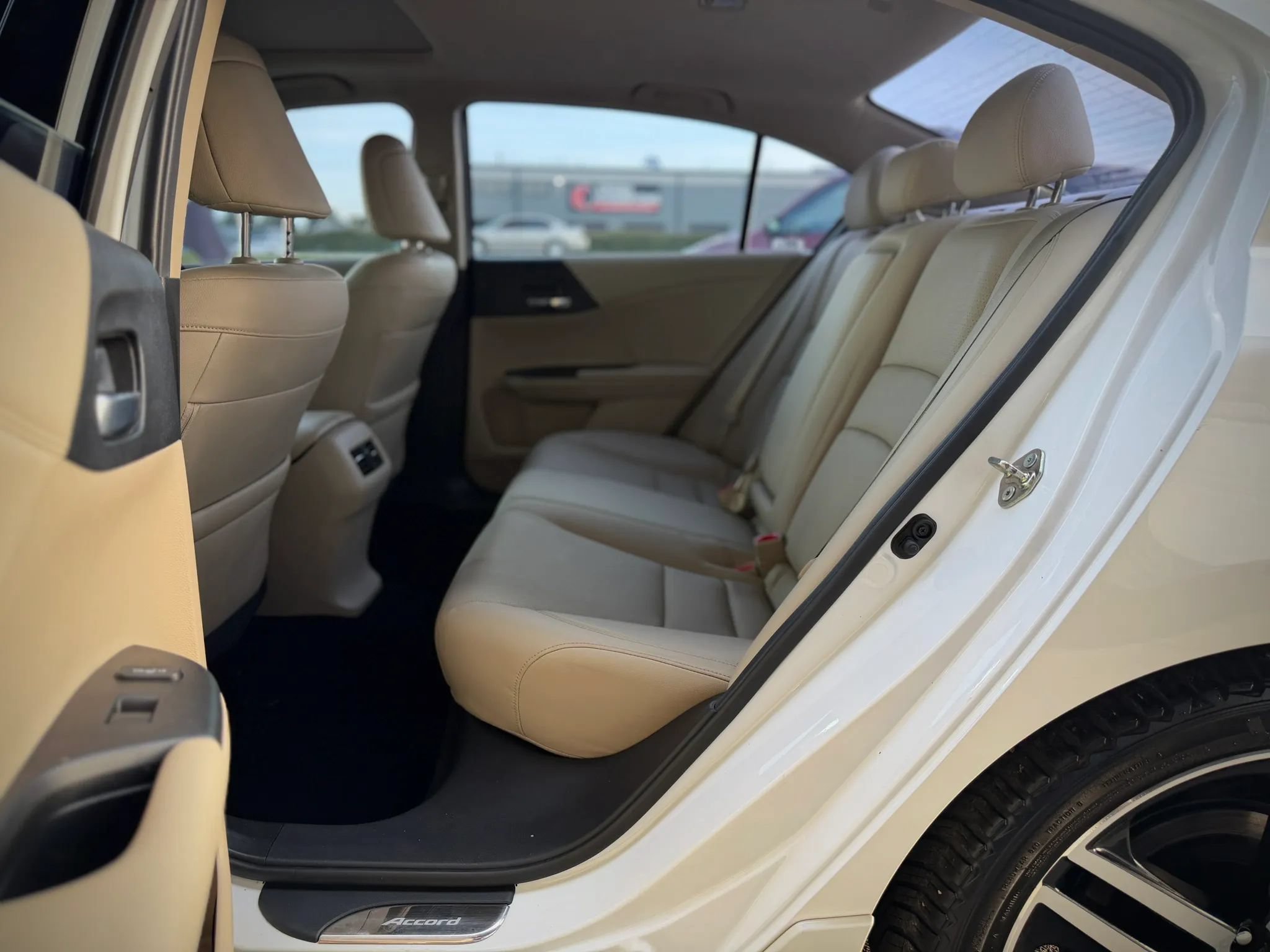 Used 2016 Honda Accord Touring image 19
