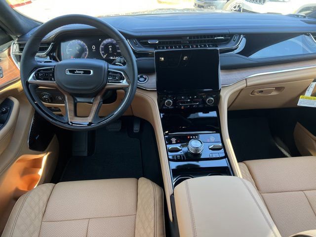 New 2025 Jeep Grand Cherokee Summit image 19