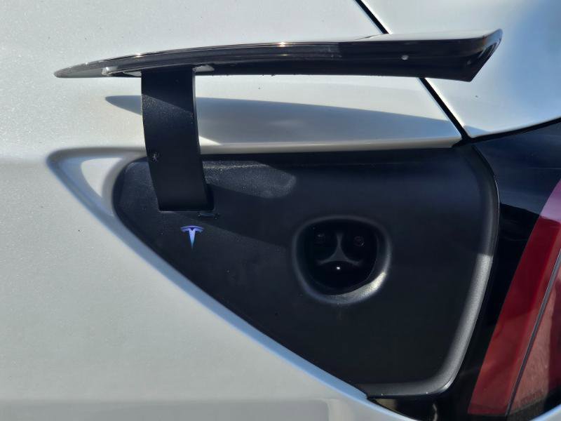 Used 2025 Tesla Model Y Long Range image 33