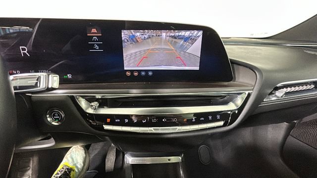 Used 2024 Cadillac Lyriq Tech AWD/4WD image 24