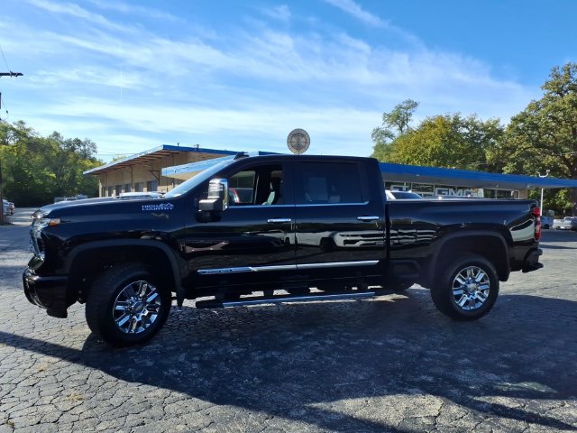 Used 2026 Chevrolet Silverado 2500 High Country w/ High Country Premium Package AWD/4WD image 10
