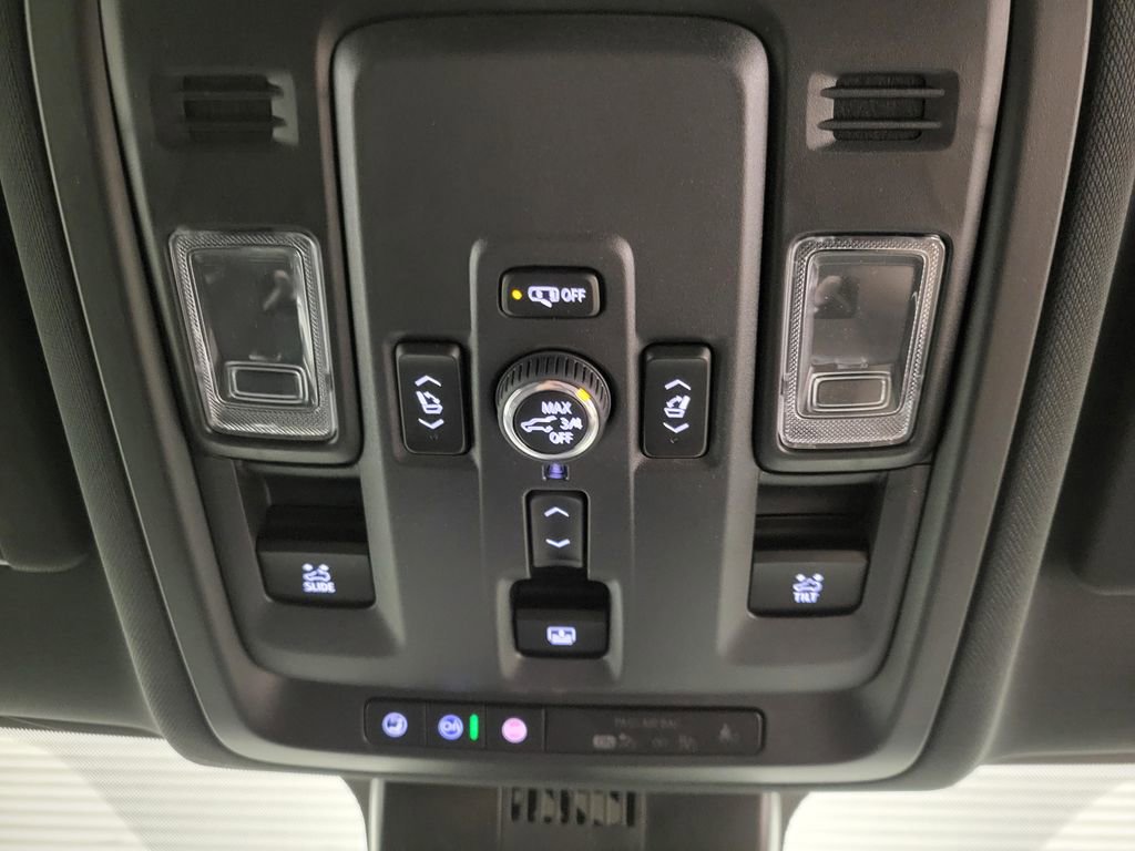 New 2025 Chevrolet Suburban High Country image 17