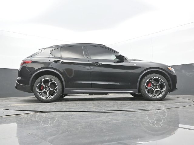 Used 2022 Alfa Romeo Stelvio Ti w/ Active Assist Plus Package AWD/4WD image 58