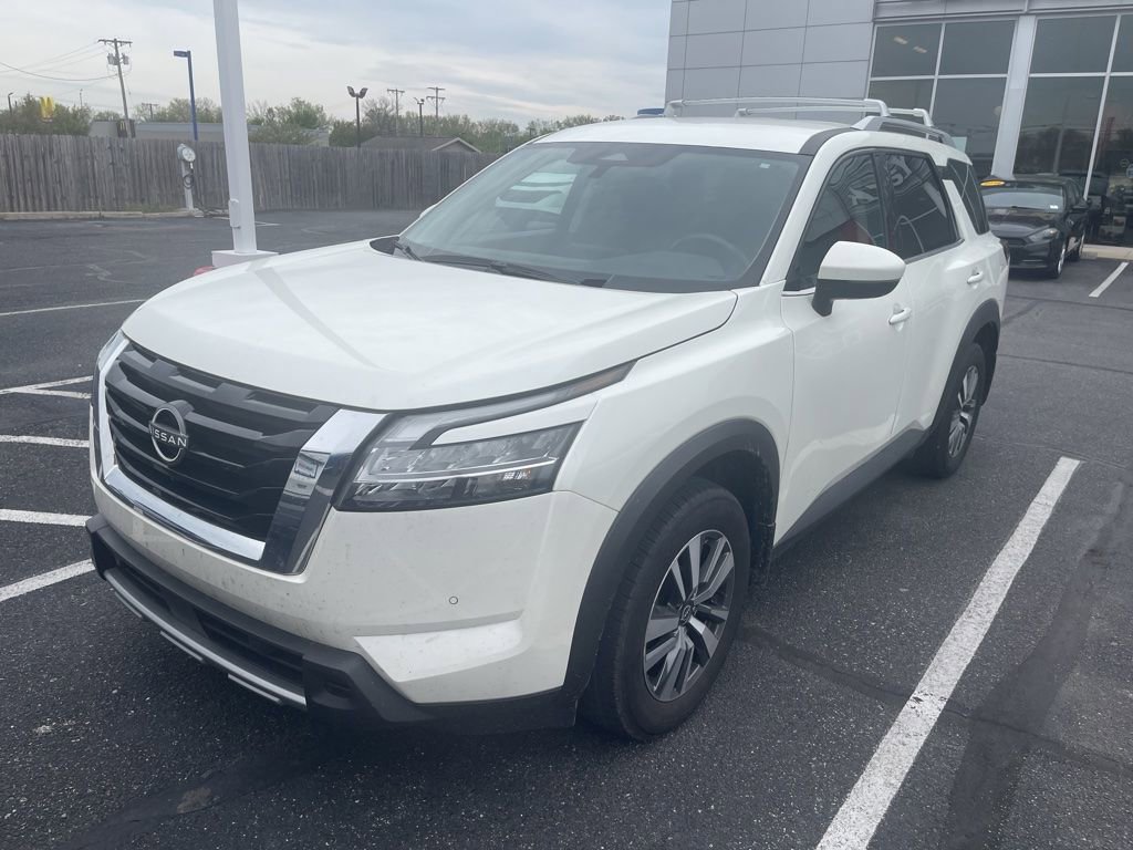 Certified 2024 Nissan Pathfinder SL AWD/4WD image 2