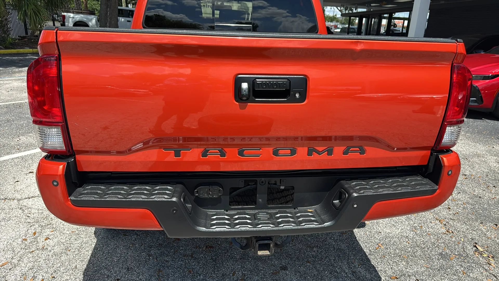 Used 2017 Toyota Tacoma TRD Off-Road w/ Premium & Technology Package AWD/4WD image 46