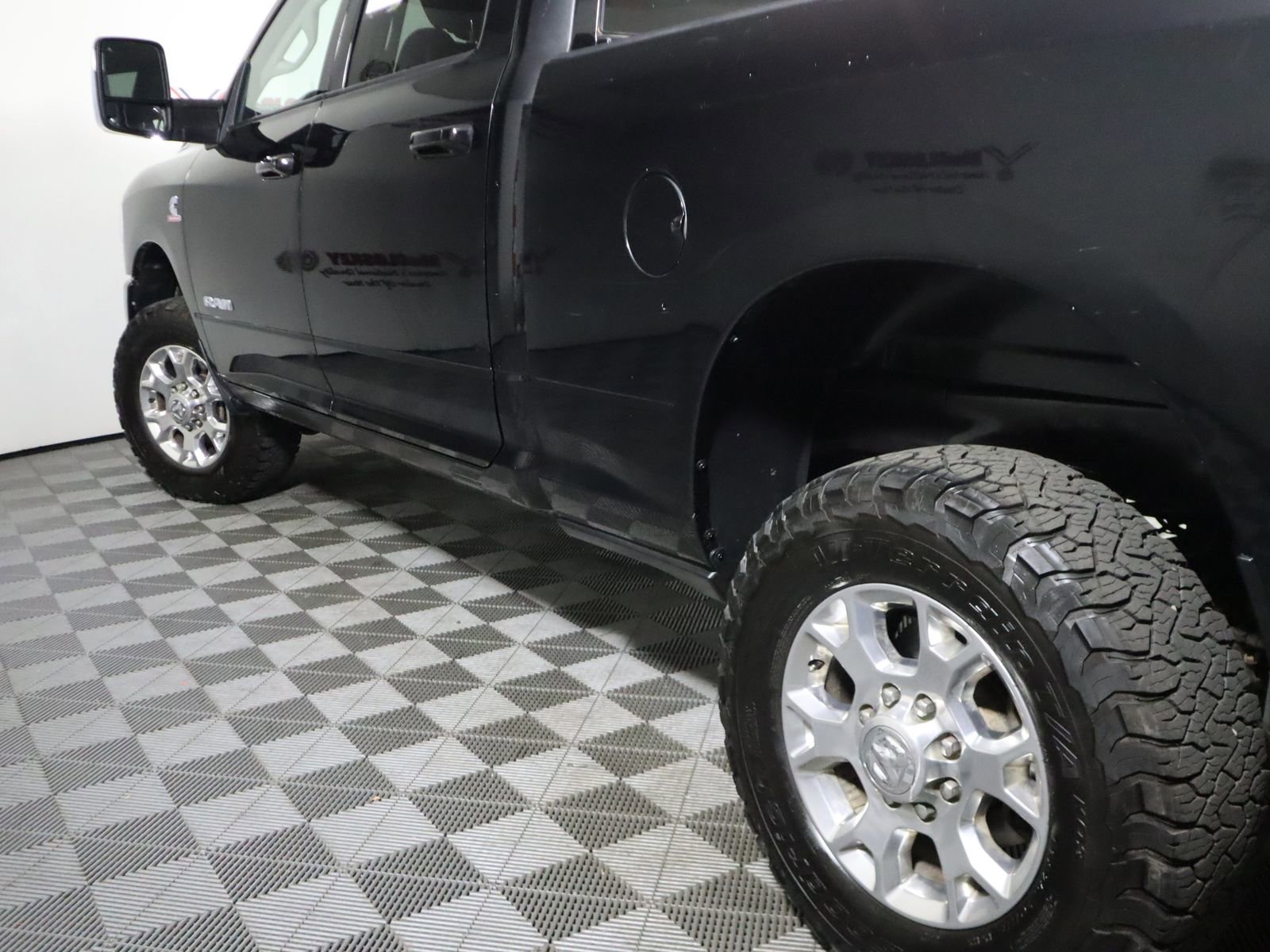 Used 2024 RAM 2500 Laramie image 30