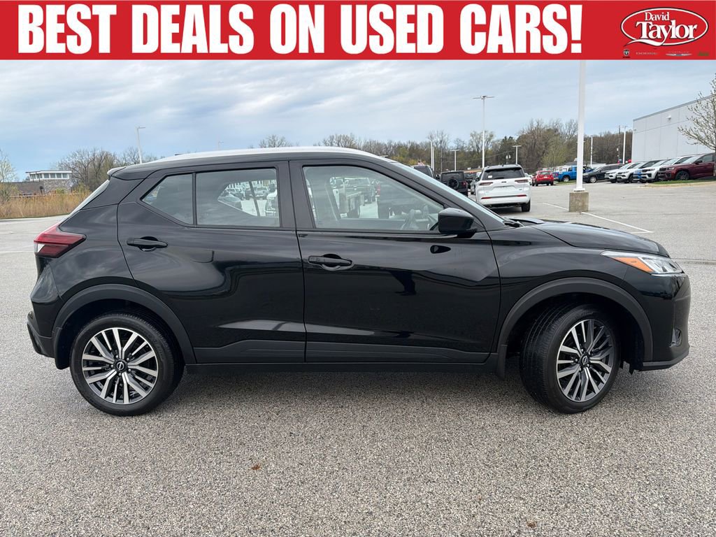 Used 2023 Nissan Kicks SV FWD image 2