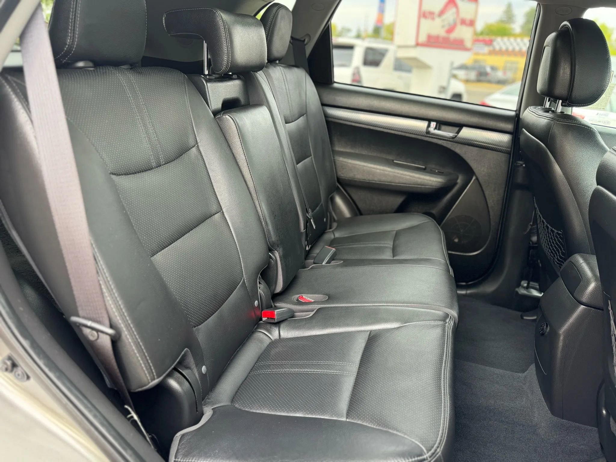 Used 2011 Kia Sorento SX image 11