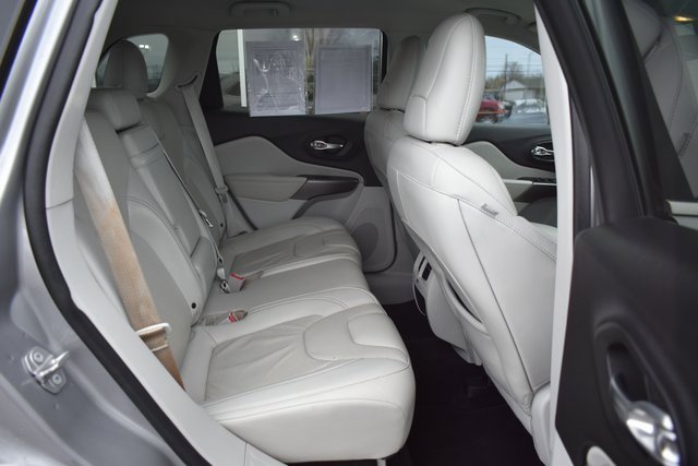 Used 2019 Jeep Cherokee Limited image 41