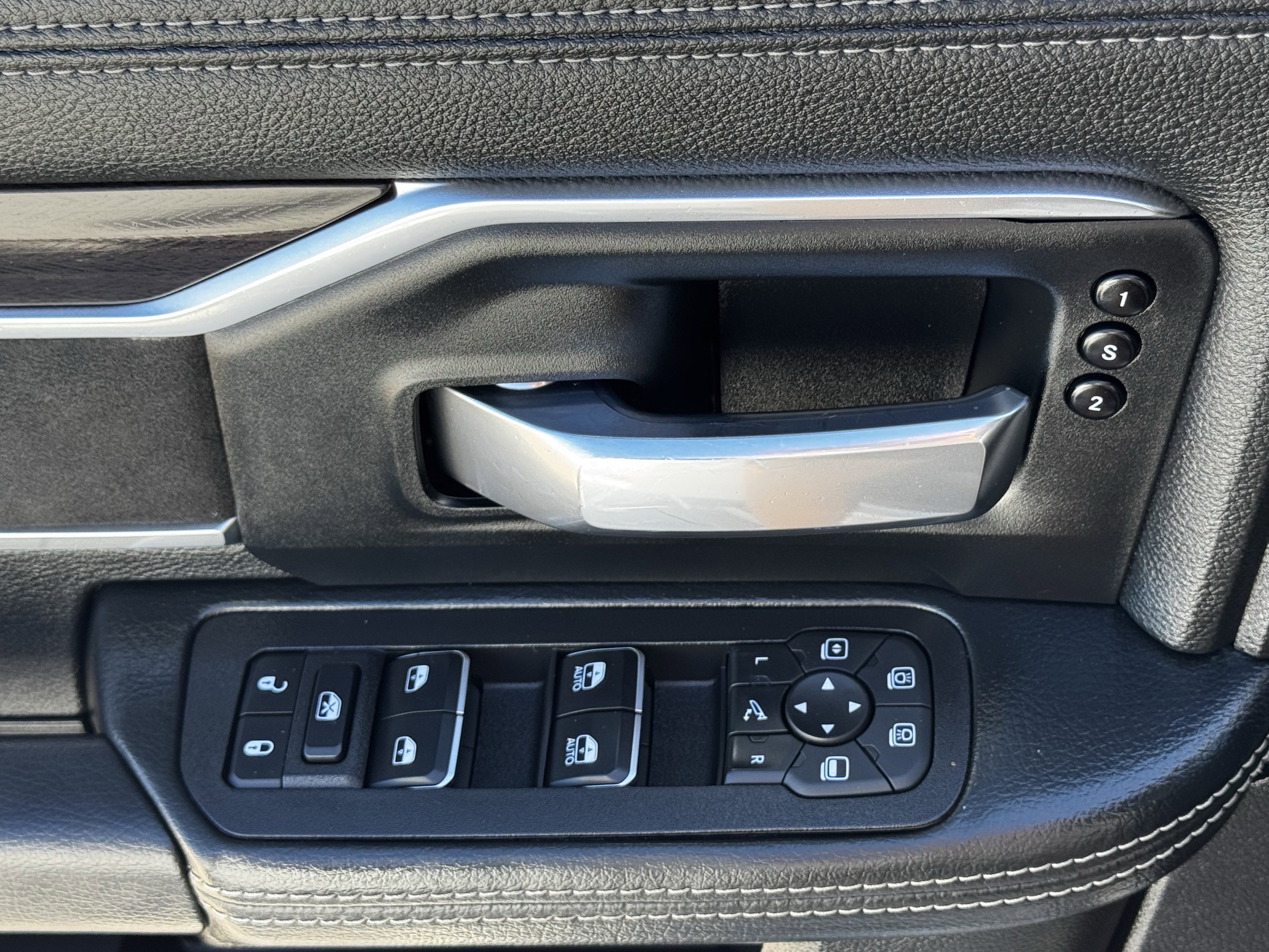 Used 2025 RAM 2500 Laramie image 29