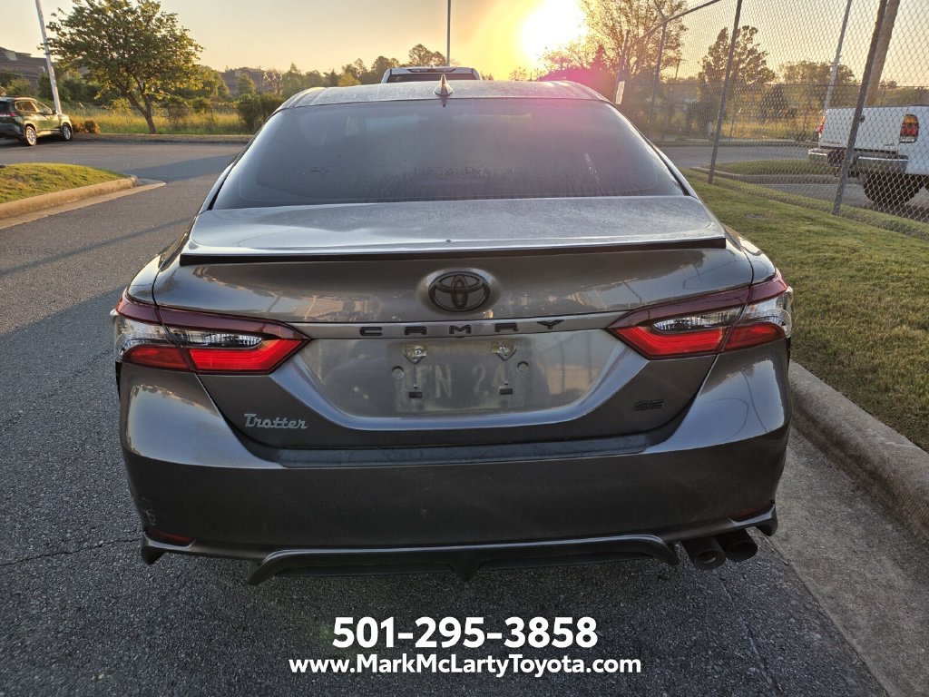Used 2022 Toyota Camry SE FWD image 5