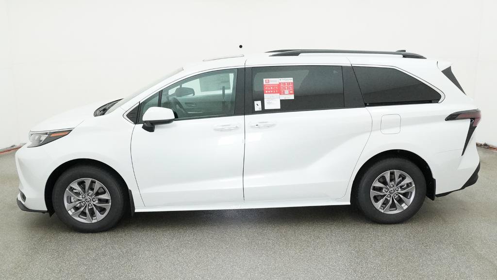 New 2026 Toyota Sienna XLE FWD image 6