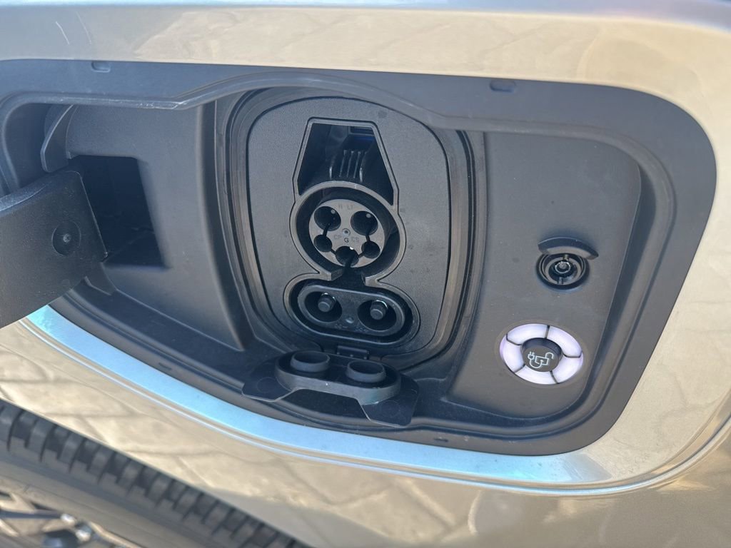 Used 2025 Ford F150 Lightning XLT image 6