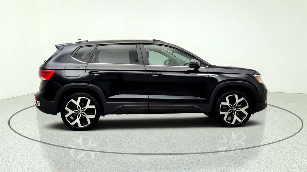 Used 2023 Volkswagen Taos SEL AWD/4WD image 4