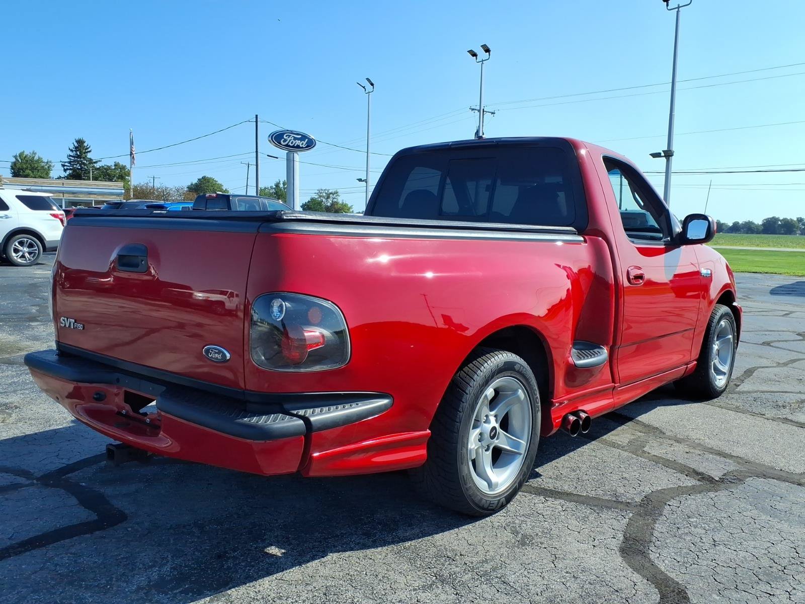 Used 2000 Ford F150 Lightning RWD image 3