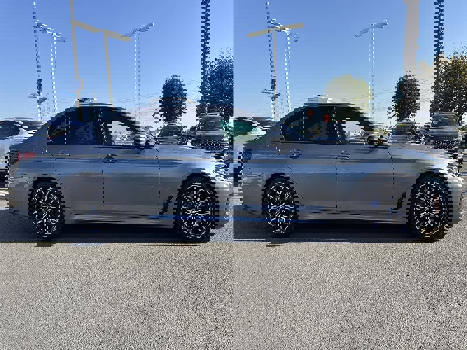 Used 2022 BMW M550i xDrive w/ Dynamic Handling Package image 3