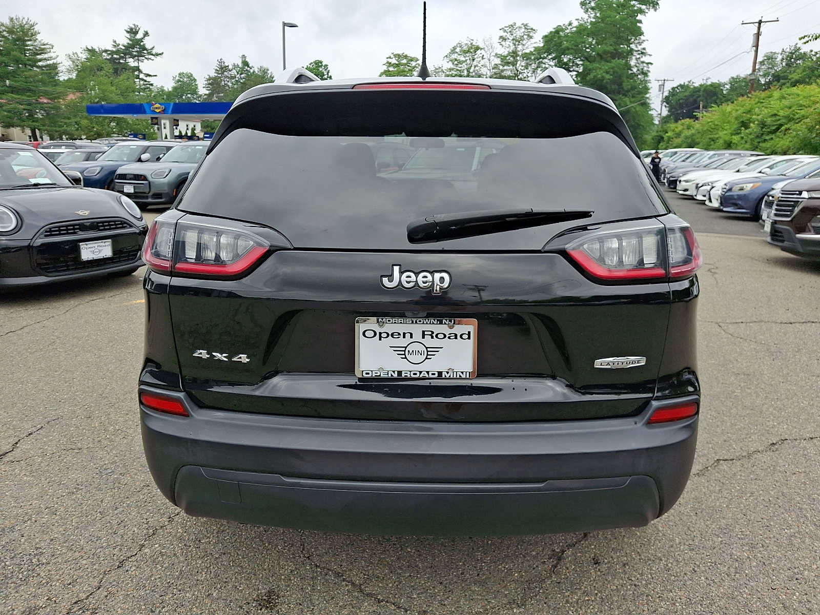 Used 2019 Jeep Cherokee Latitude Plus AWD/4WD image 6