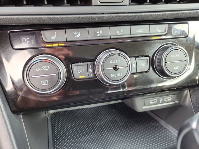 Used 2024 Volkswagen Jetta SE FWD image 22