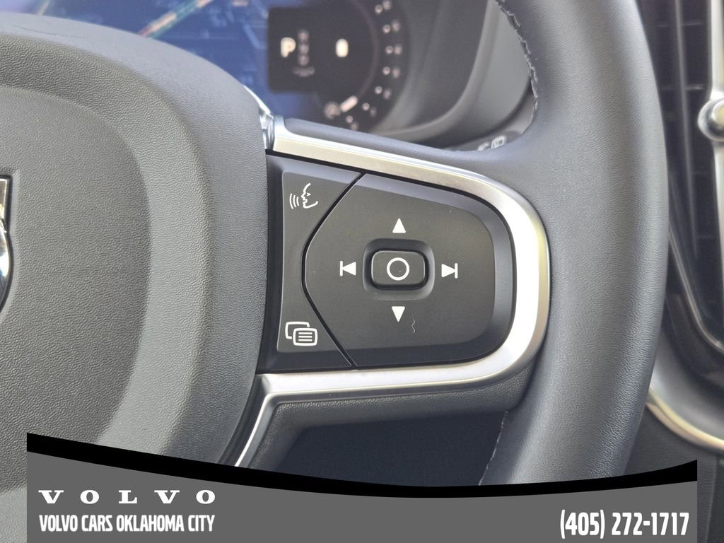 Certified 2025 Volvo XC60 B5 Core image 27