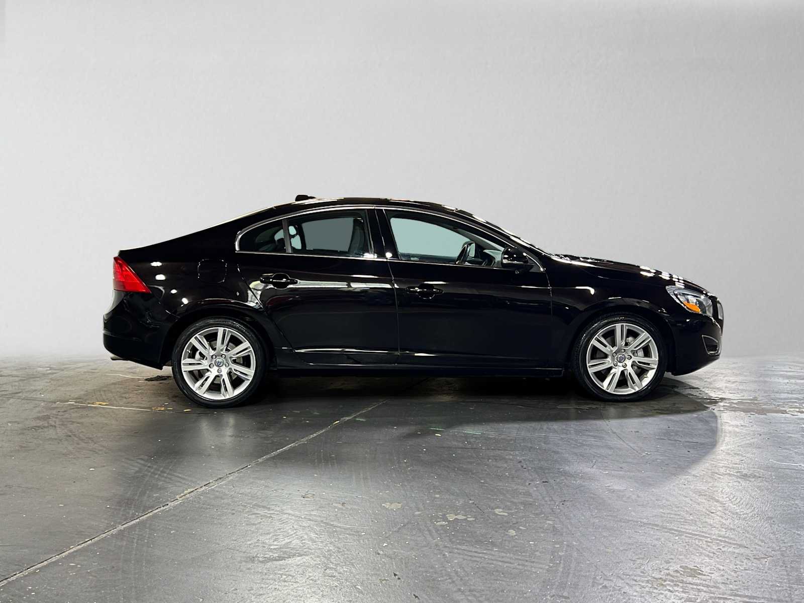 Used 2011 Volvo S60 T6 AWD/4WD image 2