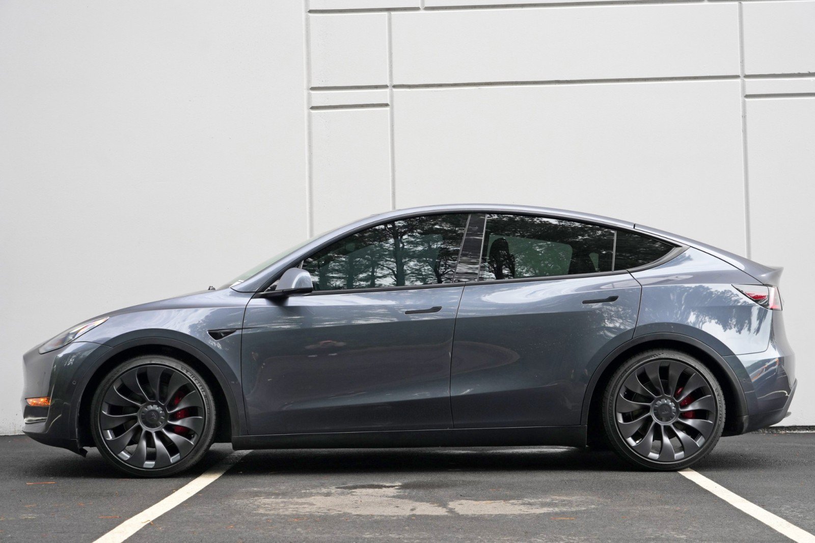 Used 2022 Tesla Model Y Performance AWD/4WD image 9