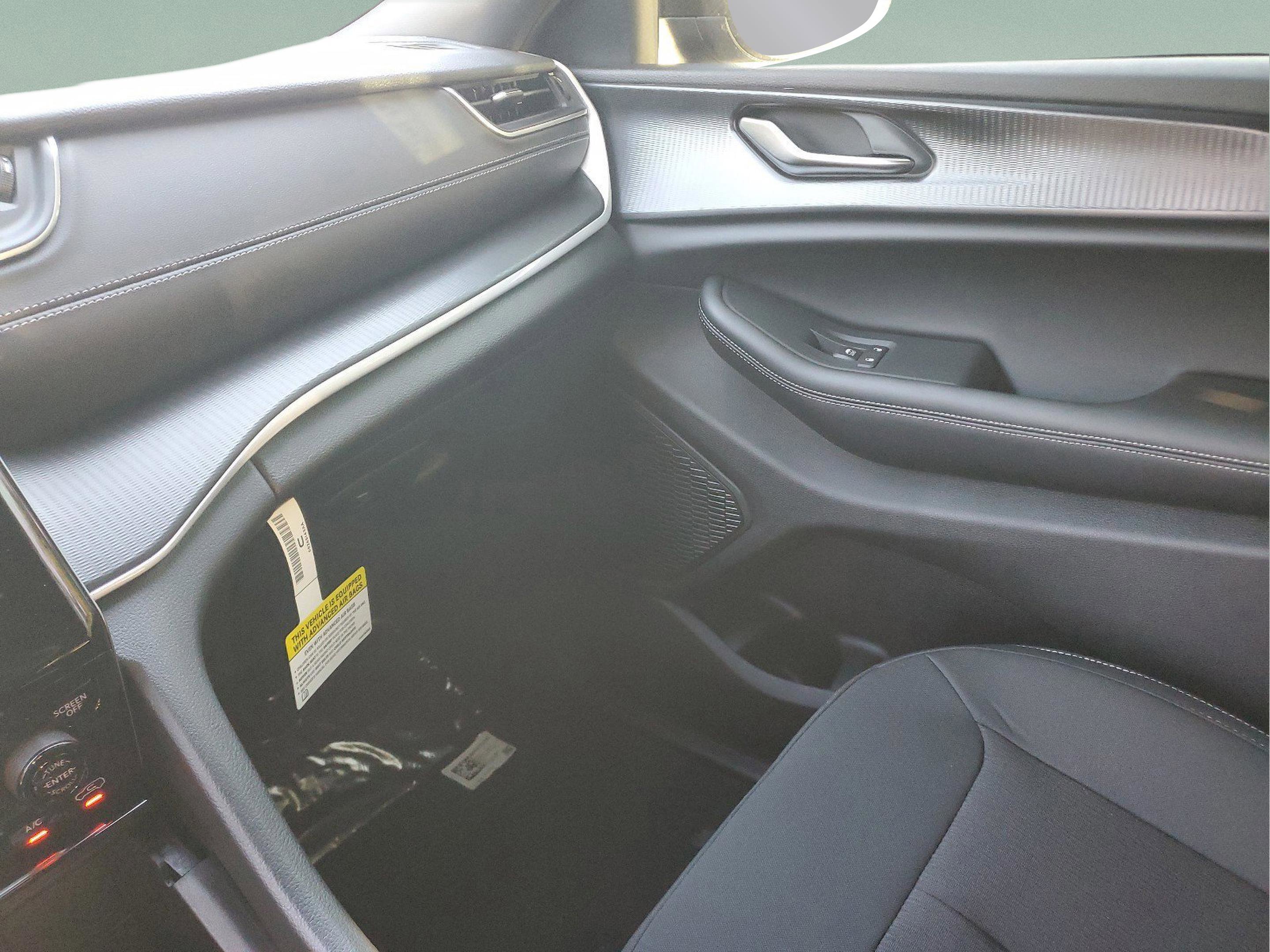 New 2025 Jeep Grand Cherokee Laredo X image 25