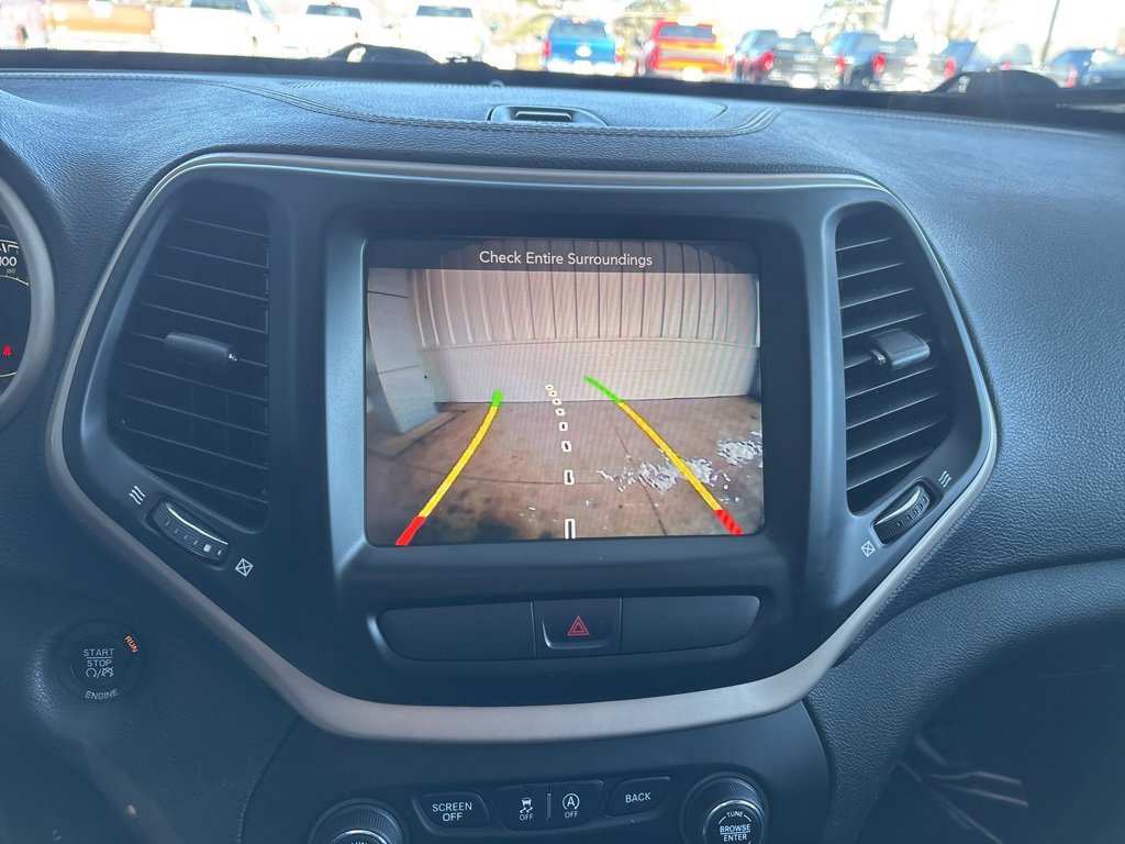 Used 2016 Jeep Cherokee Limited image 16