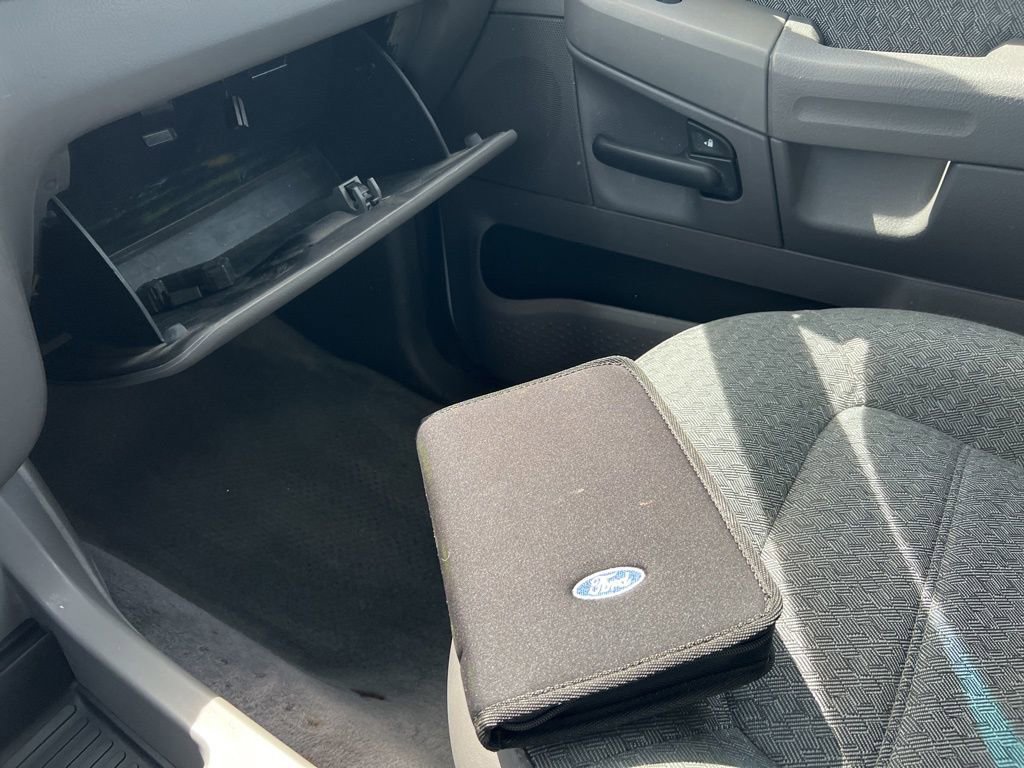 Used 2002 Ford Explorer XLS image 28