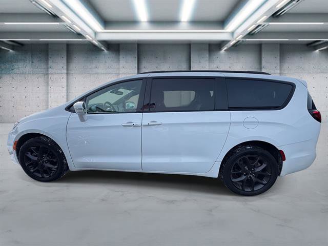 Used 2022 Chrysler Pacifica Touring-L w/ S Appearance Package image 5