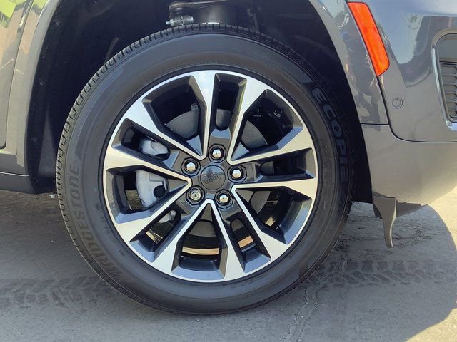 New 2023 Jeep Grand Cherokee Overland w/ Luxury Tech Group IV AWD/4WD image 3