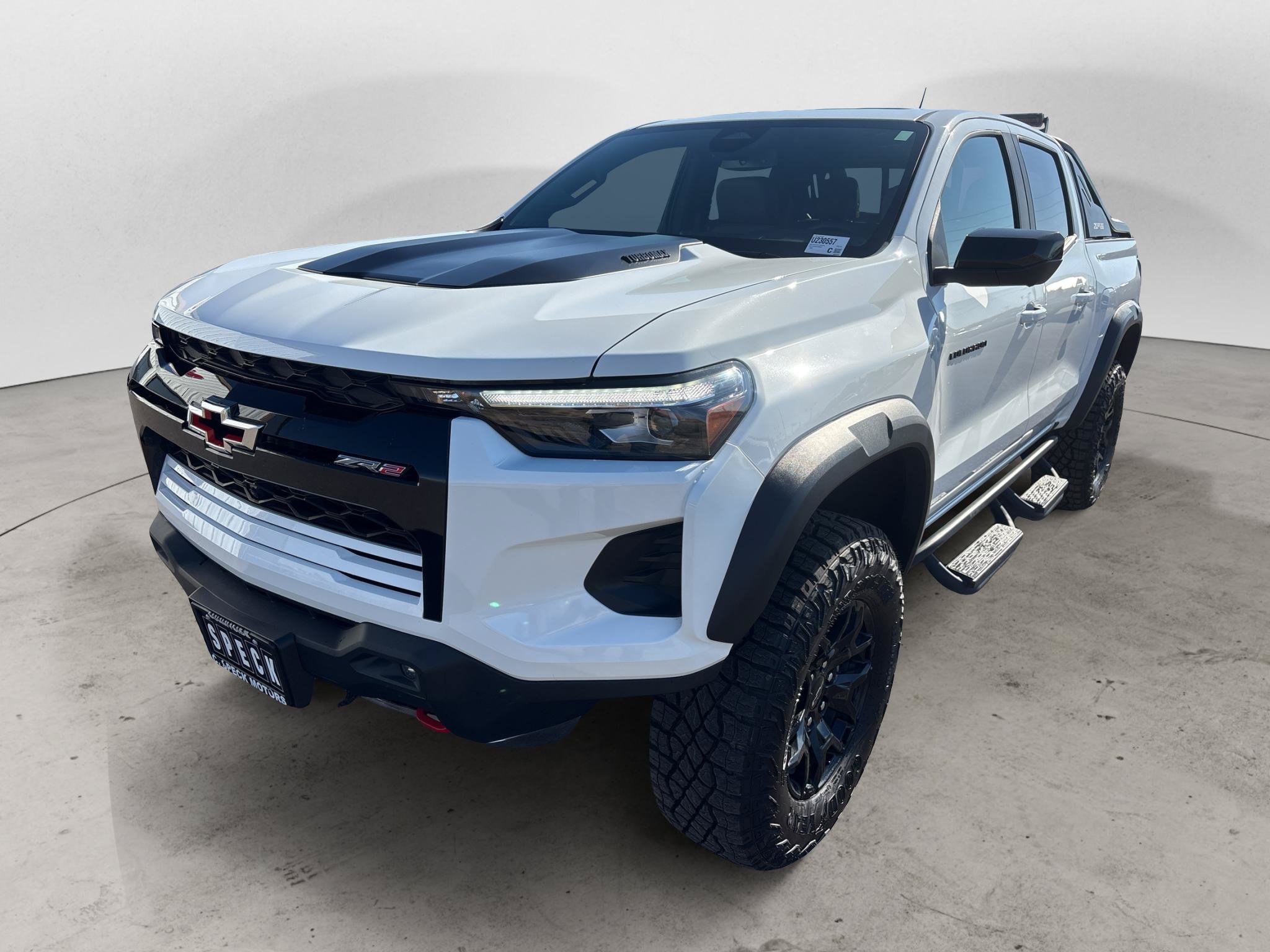 Used 2025 Chevrolet Colorado ZR2 w/ Midnight Edition AWD/4WD image 1