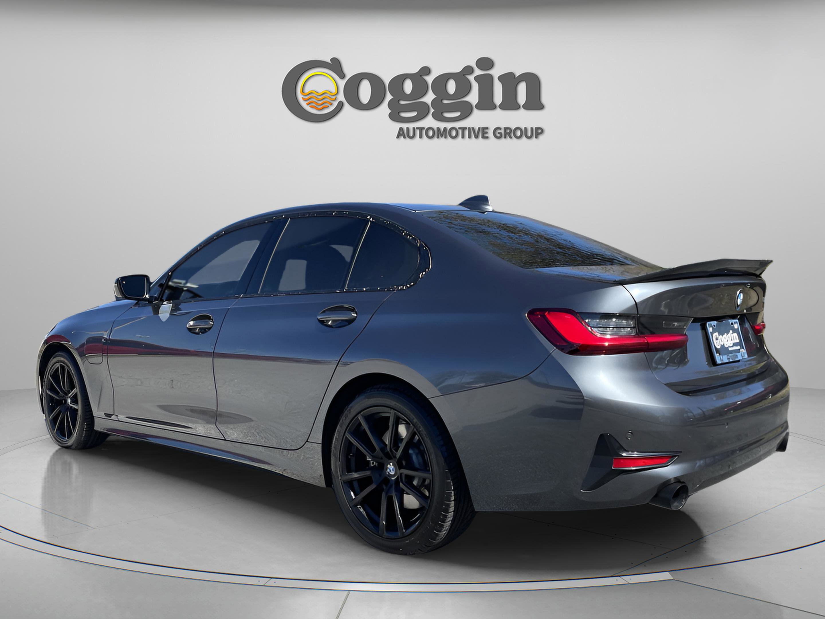 Used 2021 BMW 330e w/ Convenience Package image 4