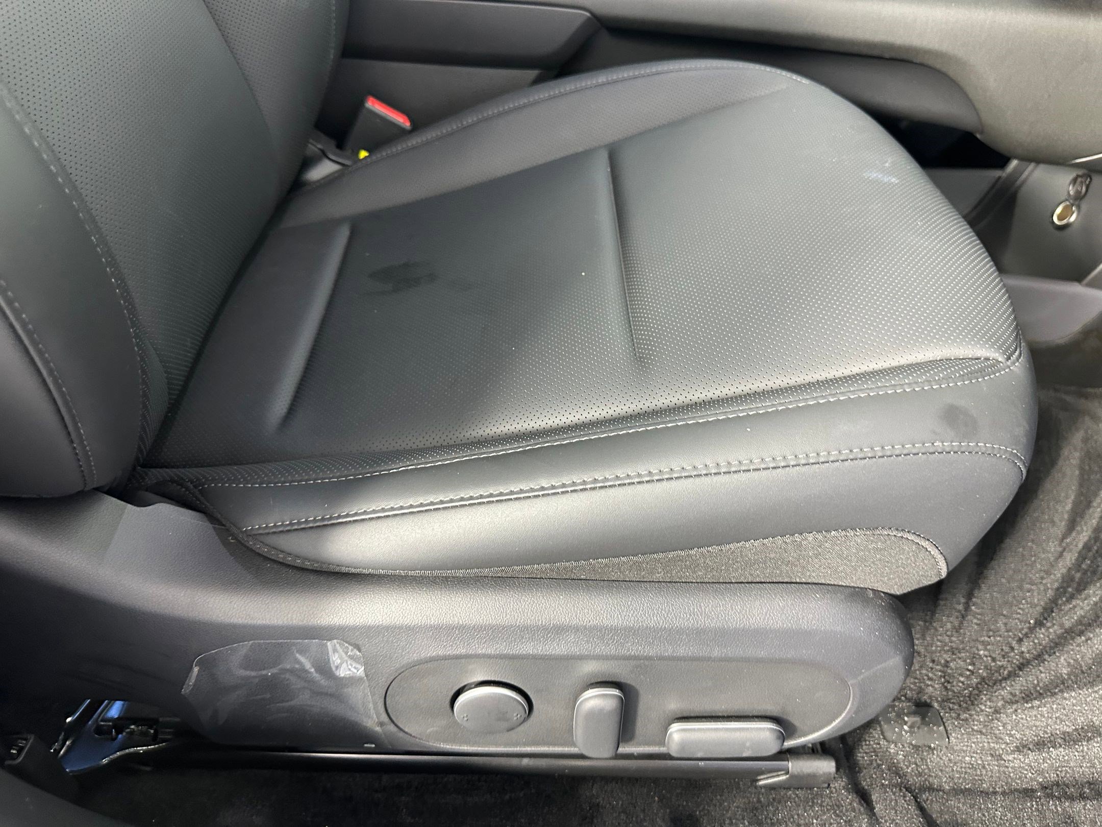 Used 2024 Hyundai Ioniq 6 Limited image 32