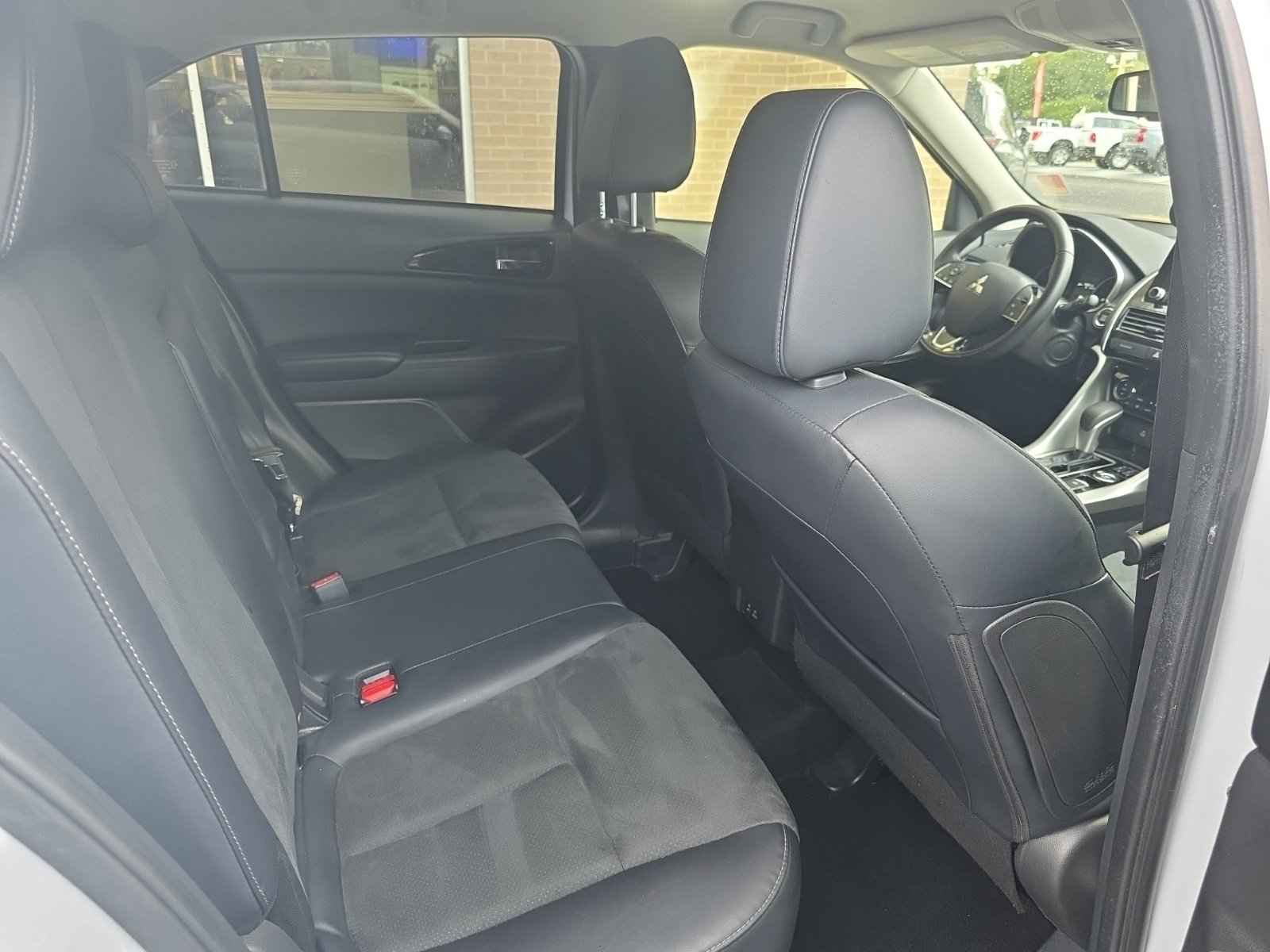 Used 2024 Mitsubishi Eclipse Cross SE image 6