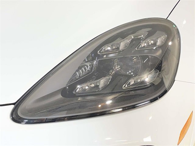Used 2021 Porsche Cayenne Turbo image 11