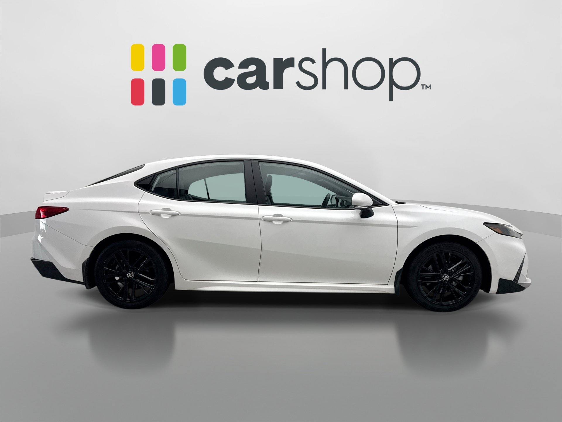 Used 2025 Toyota Camry SE w/ Convenience Package FWD image 6