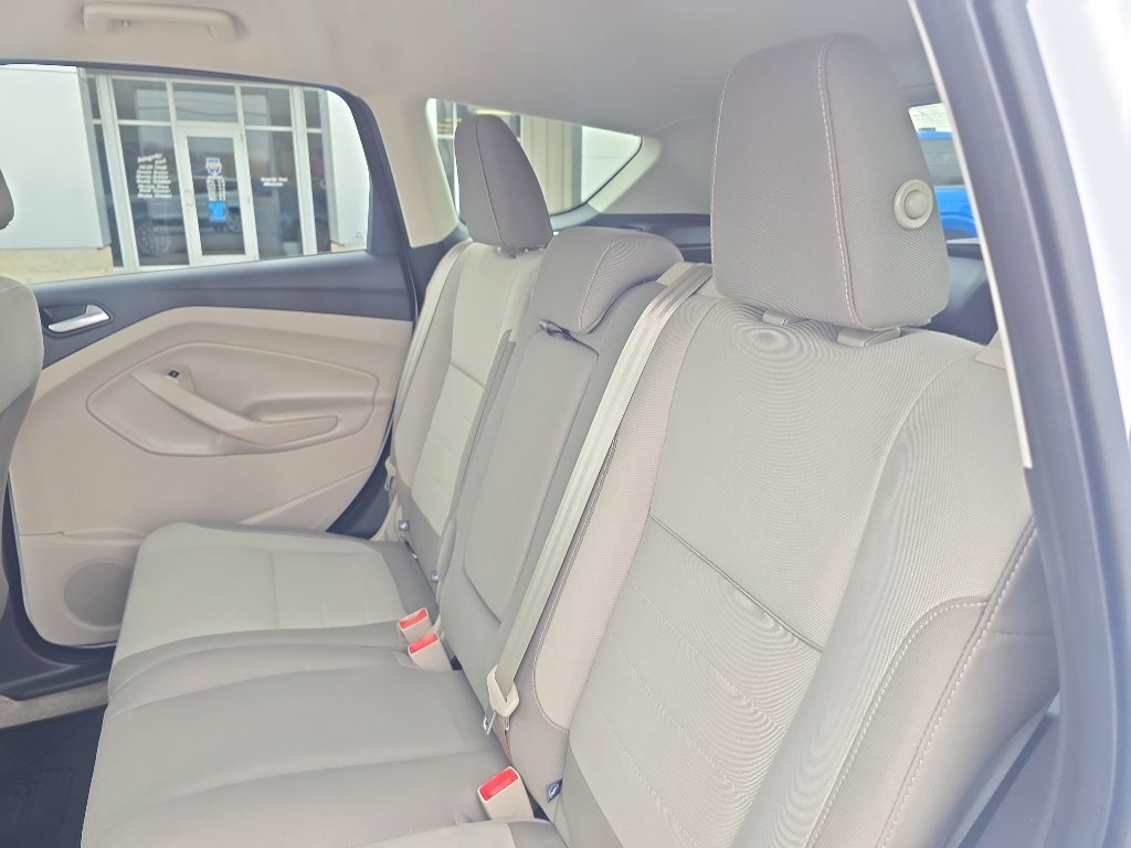Used 2015 Ford Escape SE w/ Equipment Group 201A image 17