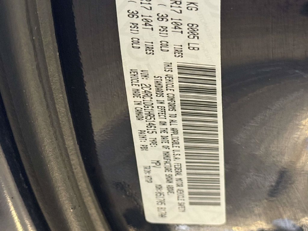 Used 2017 Chrysler Pacifica Touring FWD image 27