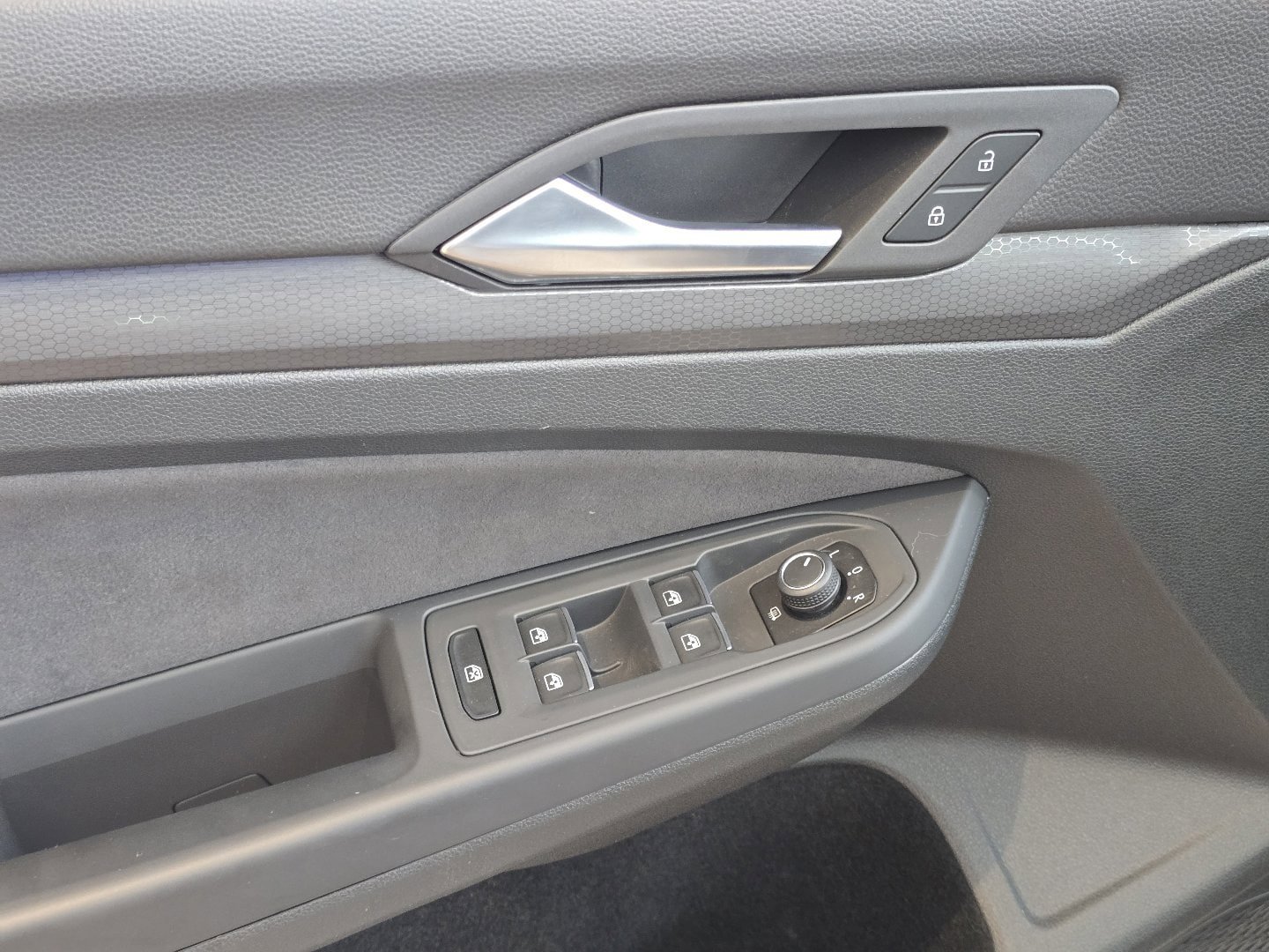 Certified 2023 Volkswagen GTI SE FWD image 32