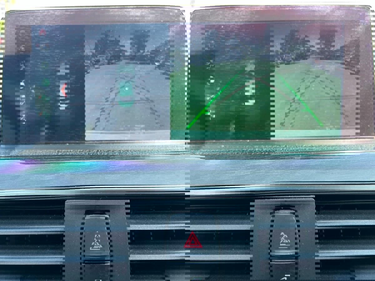 Used 2018 BMW 330i Sedan w/ Premium Package image 15